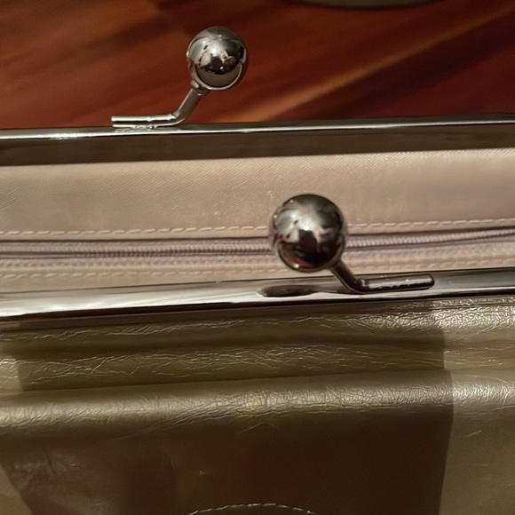 Nine West gold clutch bag - Picture 5 of 7